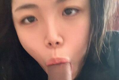 可愛妹子原來是母狗