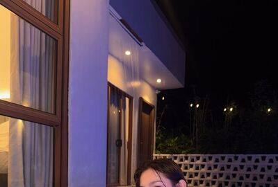 约了个美女在酒店泳池玩一晚上