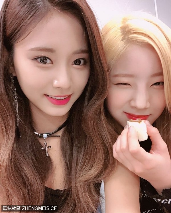 twicetagram_40045341_2173685362905727_8618812328600666112_n.jpg