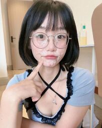 短发可爱少女友射满满