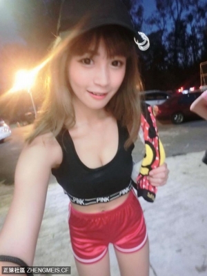 34D正妹林珈伊「爆乳皮卡丘美胸吃香蕉」波涛汹涌 2