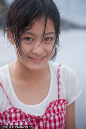 萩原舞(16) 美少女ＪＣアイドル時代のロリータビキニ水着...