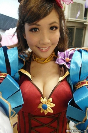 甜美Ｅ罩杯嬴政妹楊子瑩