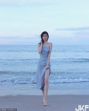 骨感正妹 鄭婕妤 戶外大秀美尻給你看