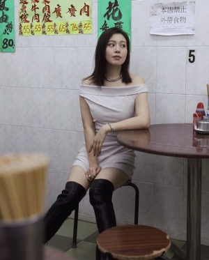 輕熟女 Esther LIU