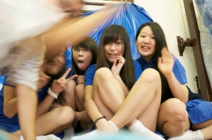 女子中學
