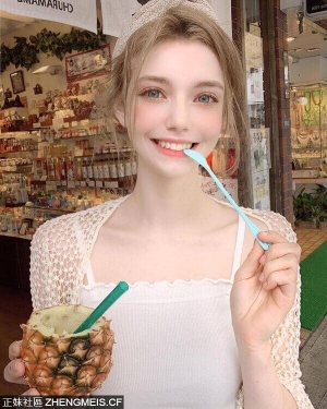 超完美《德國正妹Chloe》