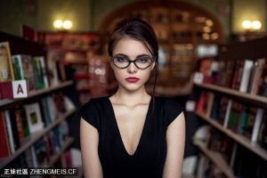 你认识今日生日的 Oktyabrina Maximova吗？