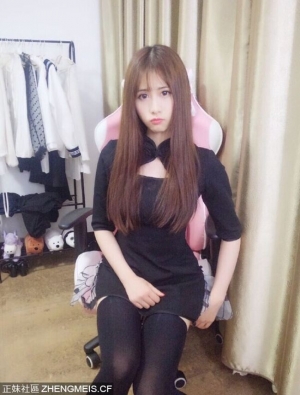 黑絲小妹心中的小鹿乱撞 ​​​​