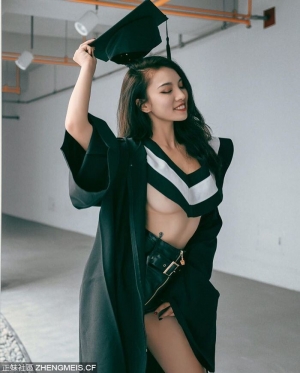 被選中的畢業生 台灣美女「Hsin Tzu」