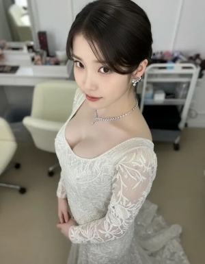 IU 超美的身材