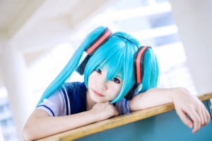 可爱美女初音cos校服诱惑