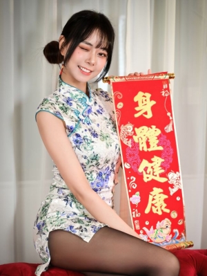 黑丝长腿可爱美女