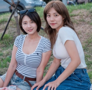 巨乳姐妹少婦