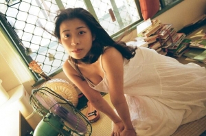 笑起来傻呼呼，身材却很有料