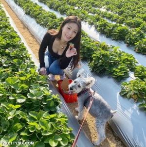 熟女採草莓