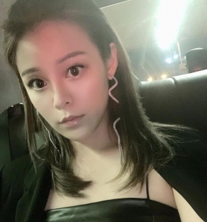 爱自拍的美女