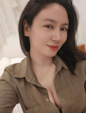 渴求愛的熟女婦
