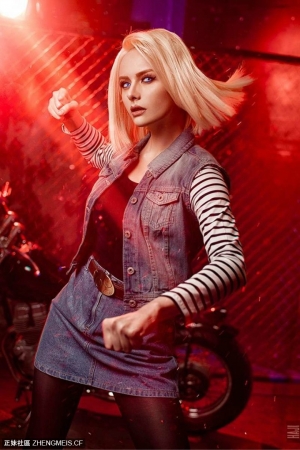 一人Cospaly人造人17号18号 超索俄妹Julia Kasu